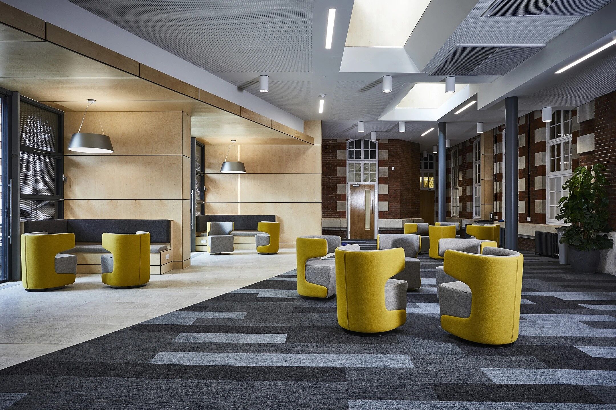 Product: Izzey Lite - Chair