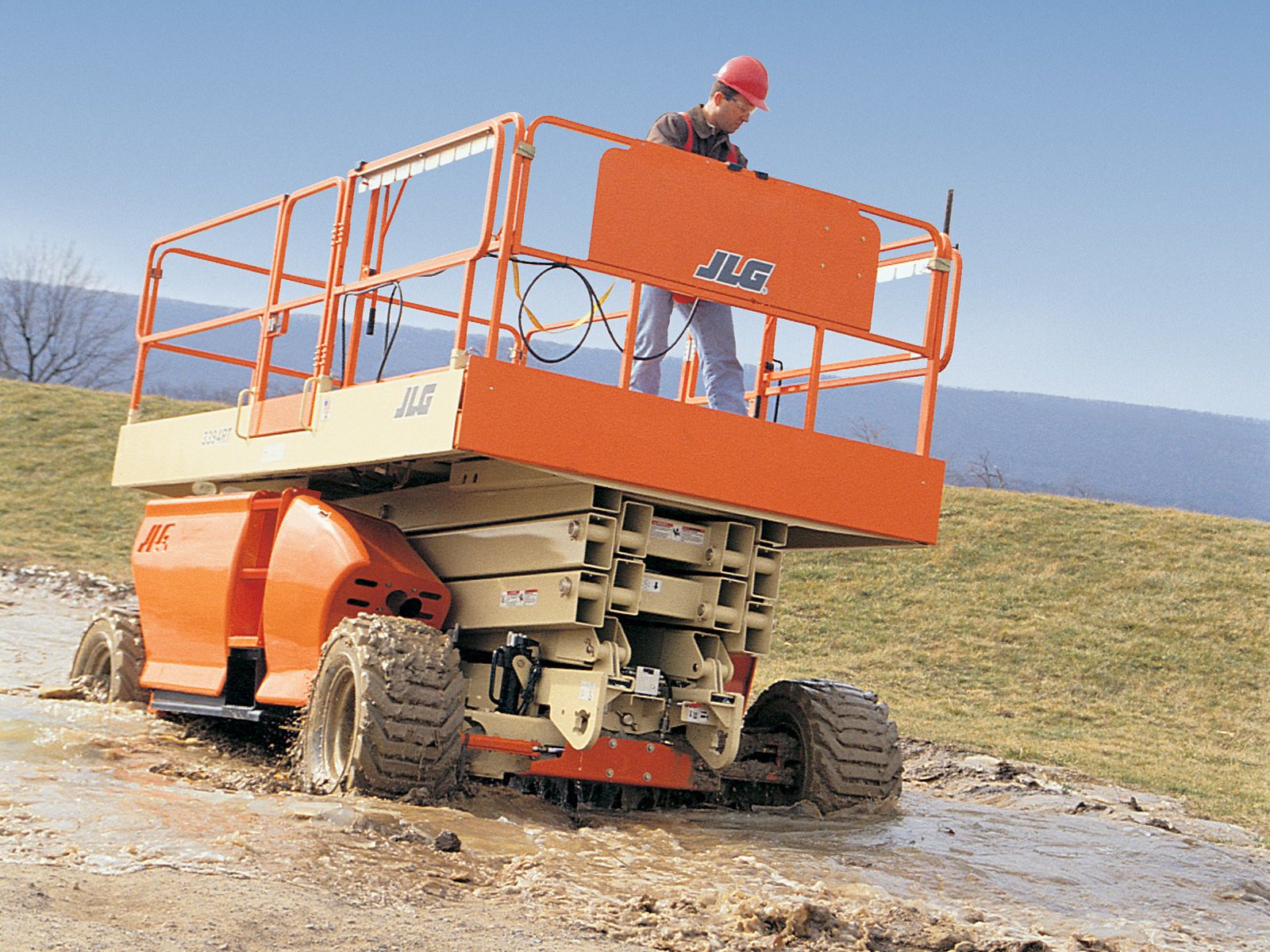 Product: 3394RT - Engine Powered Scissor Lift