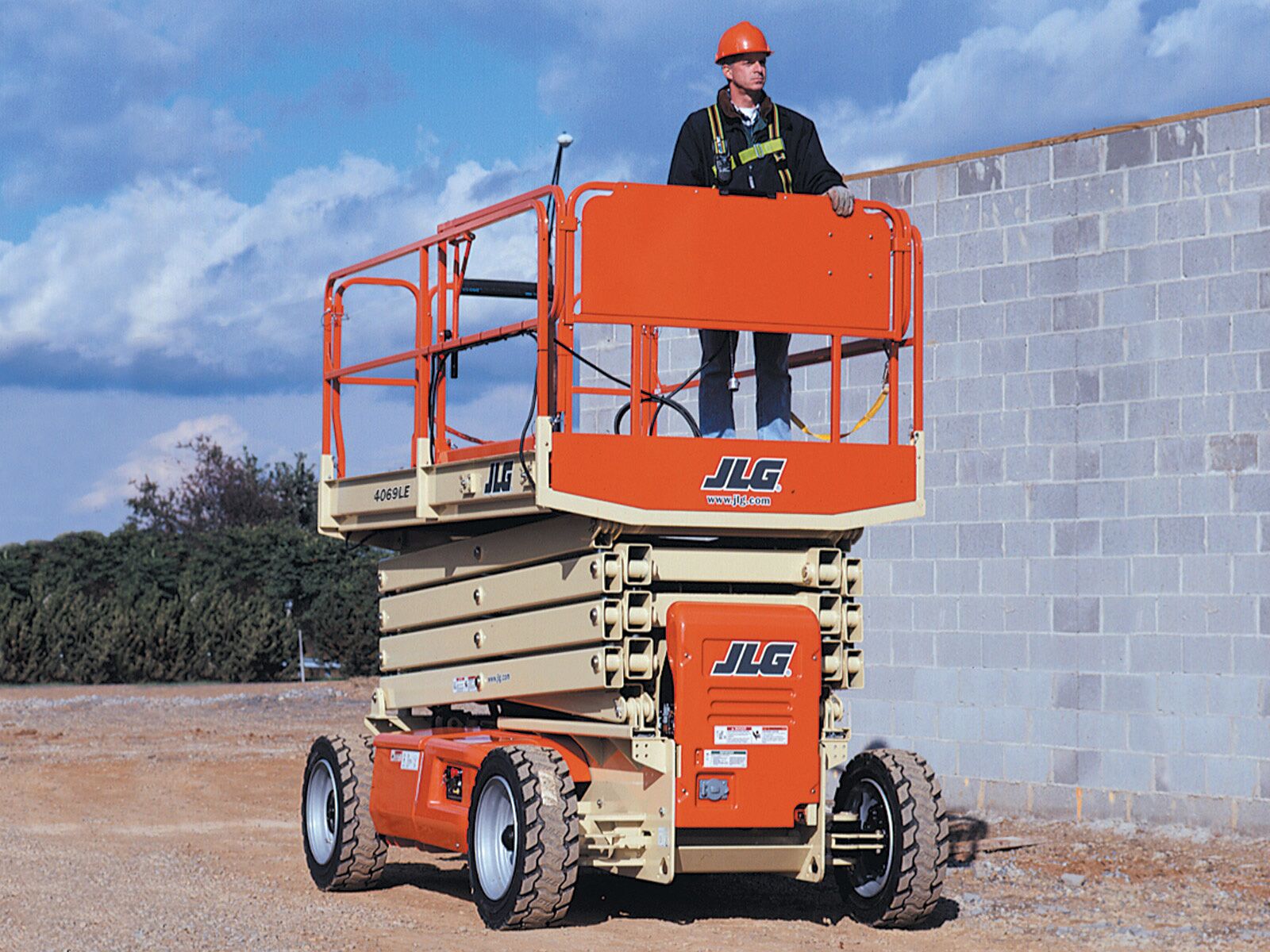 Product: 4069LE - Electric Scissor Lift