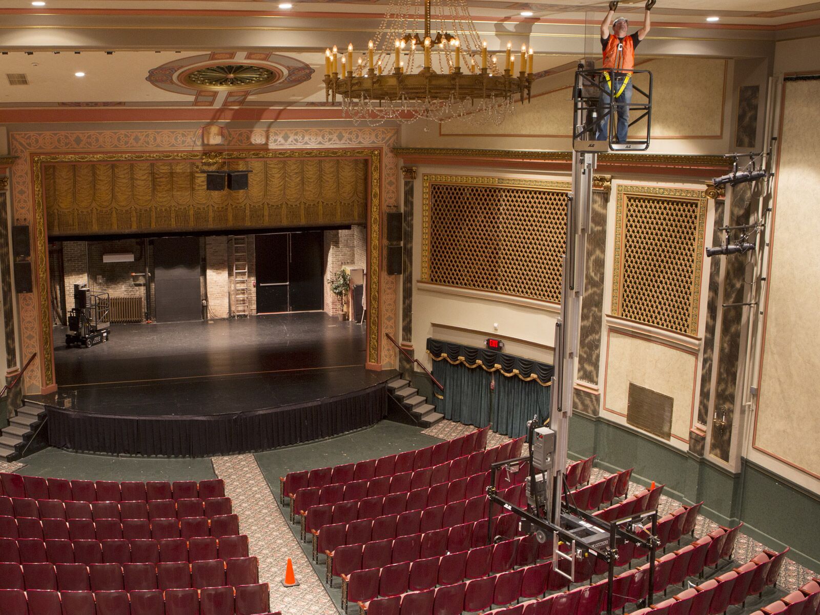 Product: 41AM - Push-Around Vertical Mast Lift